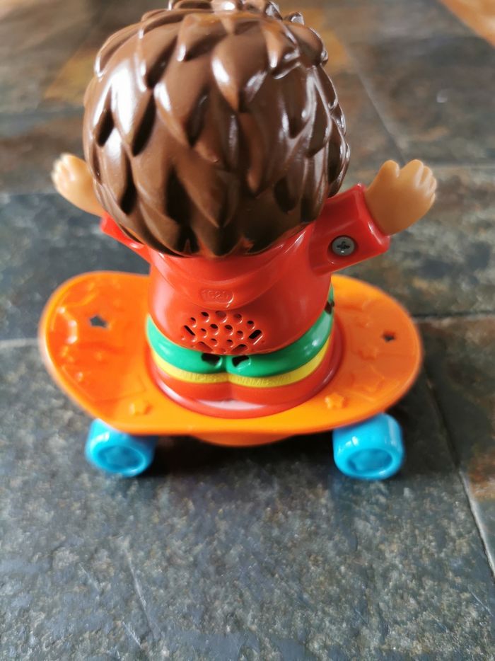 Tut tut copains Chris le roi de la glisse - photo numéro 2