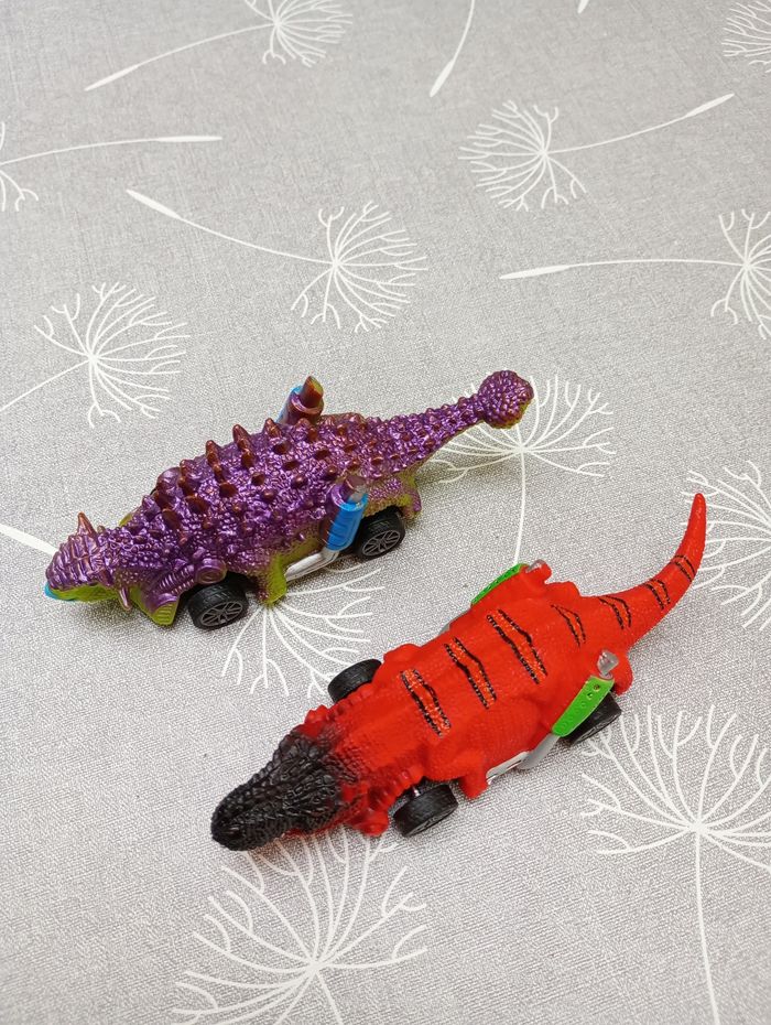 Voitures dinosaures - photo numéro 3