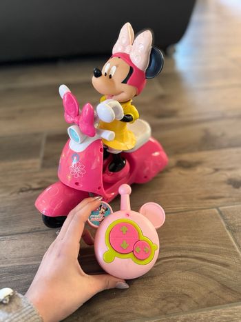 Scooter Minnie télécommandé 