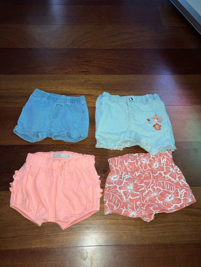 Lot de 4 shorts taille 9 mois