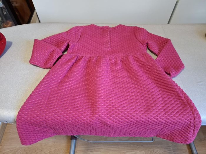 Joli lot de 2 robes hiver 2/3 ans C&A Baby/In Extenso très bon état + chaussons 24 en cadeau - photo numéro 7
