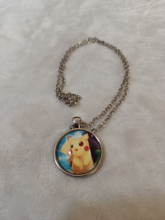 À saisir : Collier  " Pikachu " ! - photo numéro 2