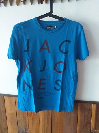 Tee-shirt bleu avec inscription