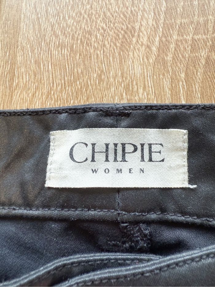 Pantalon slim  luisant brillant noir chipie taille 34 XS - photo numéro 4