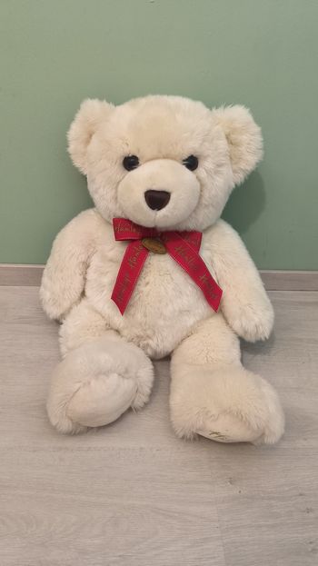 Grosse peluche nounours