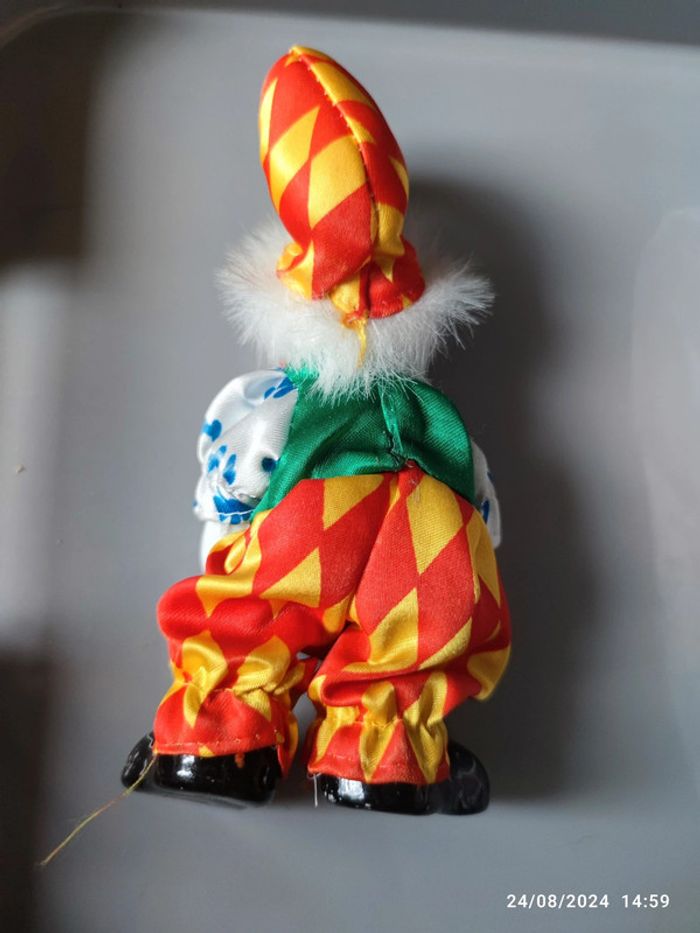 🌺 petit clown en porcelaine - photo numéro 2