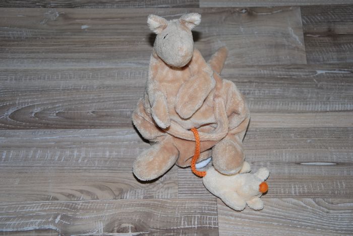 doudou marionnette egmont toys kangourou + bébé beige