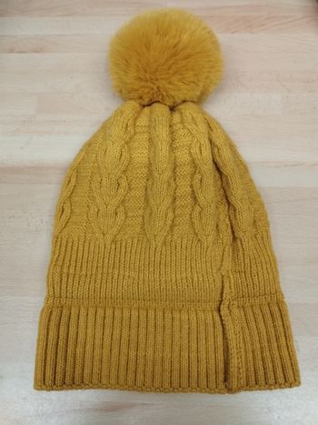 Bonnet  femme en laine doubler à l'intérieur