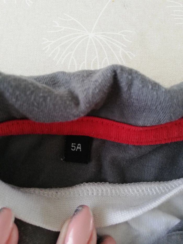 Polo manches longues gris/blanc 5 ans - photo numéro 2