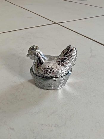 Boite en forme de poule Argentée