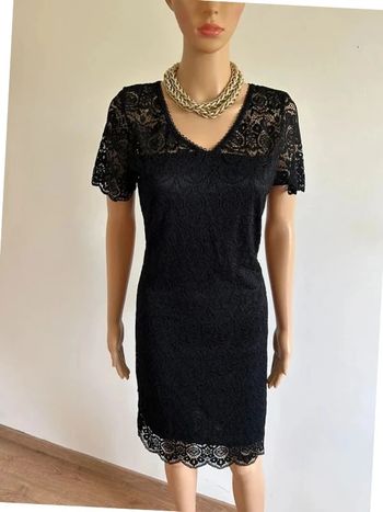 Robe noire en dentelle à manches courtes LolaLiza taille 38 jamais portée