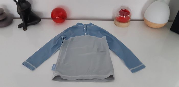 T-shirt fille protection plage/piscine 4 ans - photo numéro 3