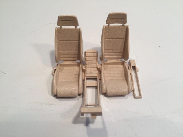 Console sièges pièce détachée miniature Burago Ferrari 348 tb 1989 1/18 1/18e 1/18ème #A29