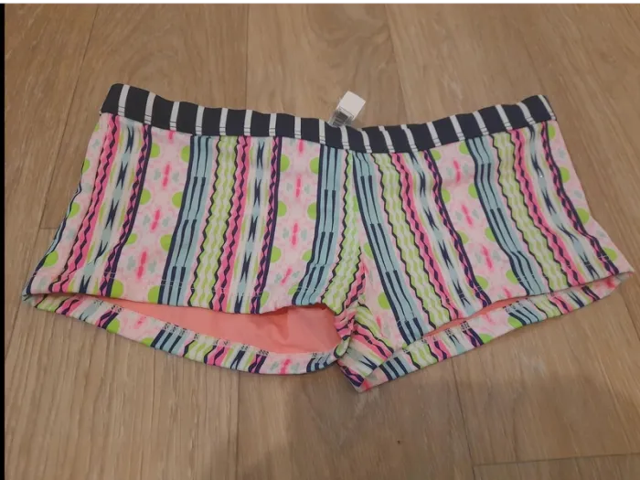 short de bains taille 32