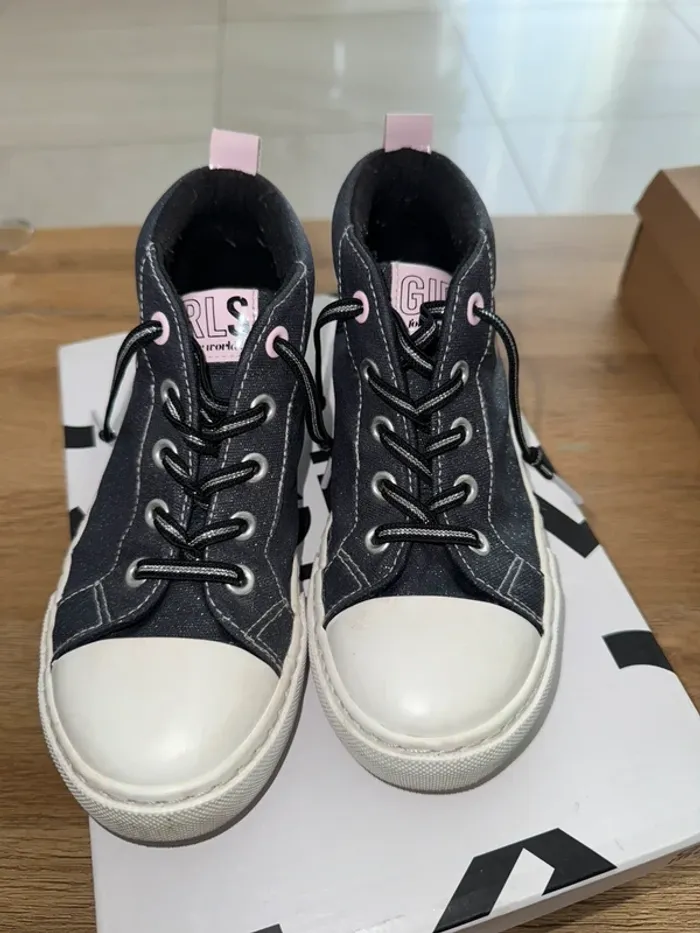 Chaussures montante - photo numéro 2