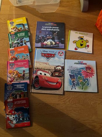 Livres et tampons paw patrol 
