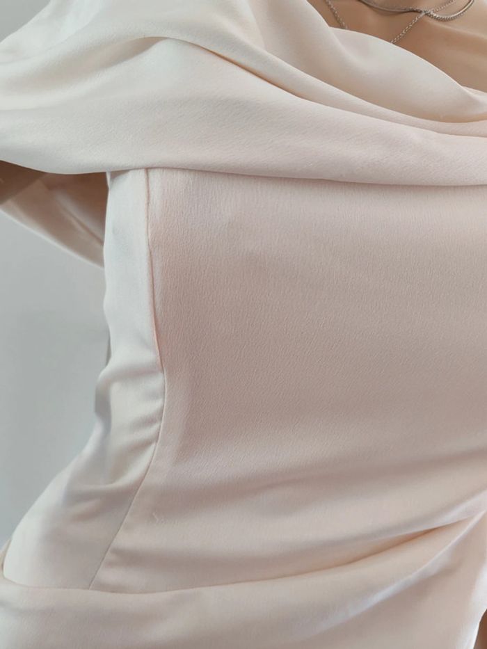 Robe cache coeur longue drapée - photo numéro 8