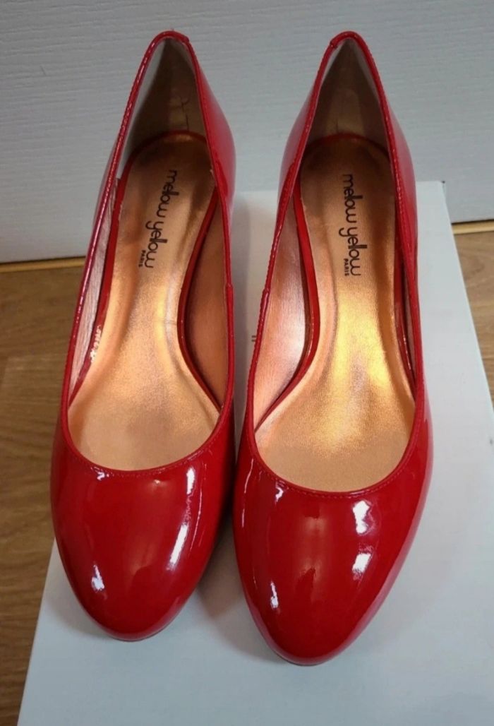 Superbe  escarpins rouge vernis femme neuf taille 37 - photo numéro 9
