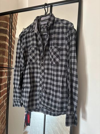 Chemise à carreaux