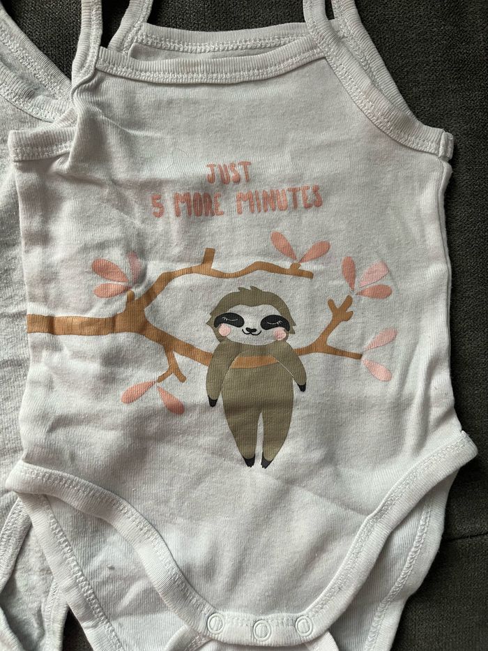 Bodys fines bretelles 6 mois - photo numéro 2