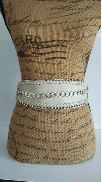 Ceinture élastique beige chaînette argenté 70/80 cm