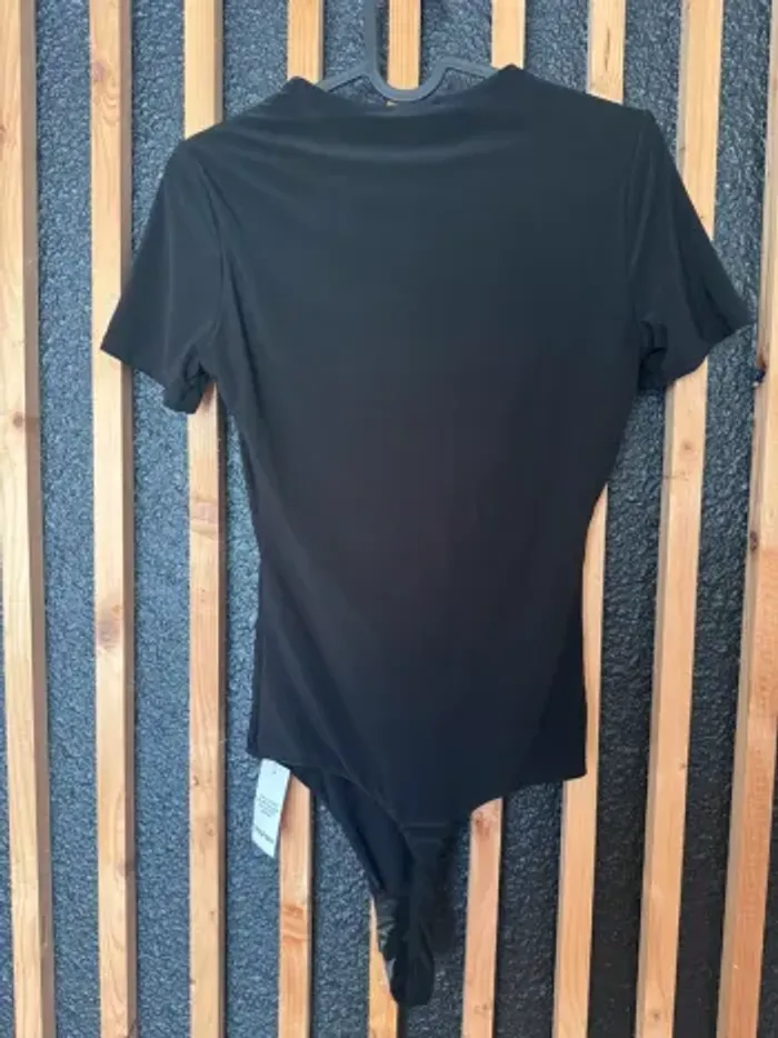 Body à manches courtes Boohoo noir – Double couche – Taille 38 – Neuf avec étiquette - photo numéro 4
