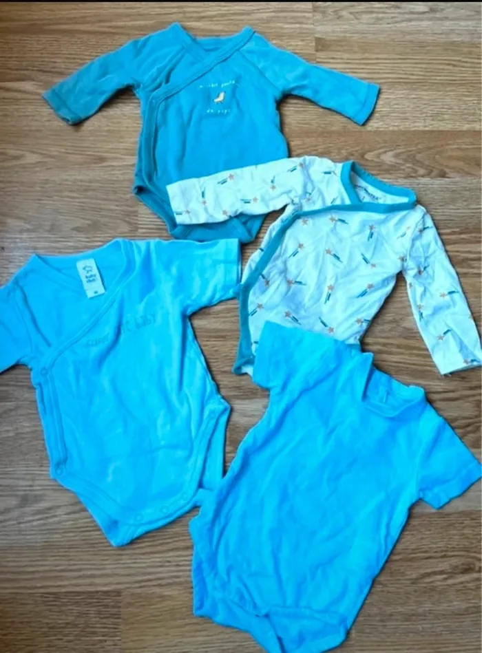 Lot 4 bodies - 1 mois