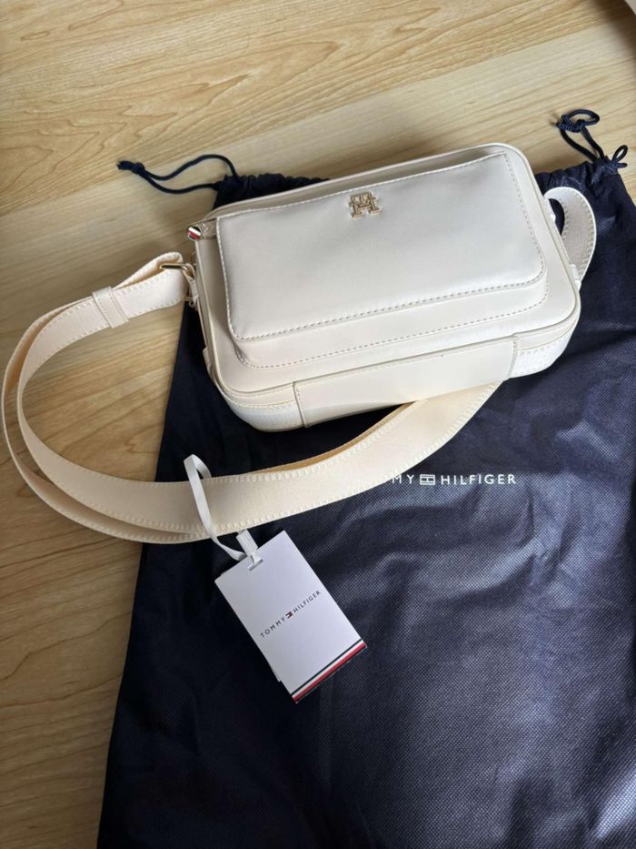 Sac à main Tommy Hilfiger neuf avec étiquette - photo numéro 3