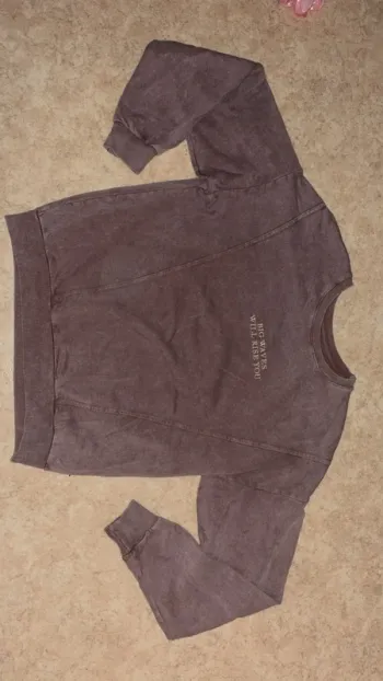 Pull marron violet