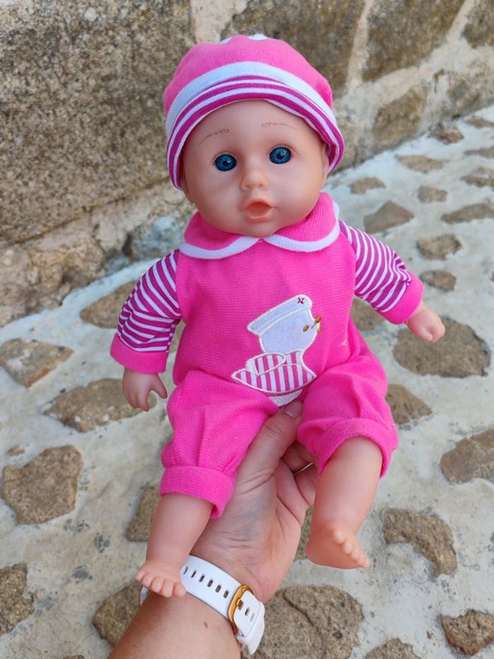 Bébé poupon rose