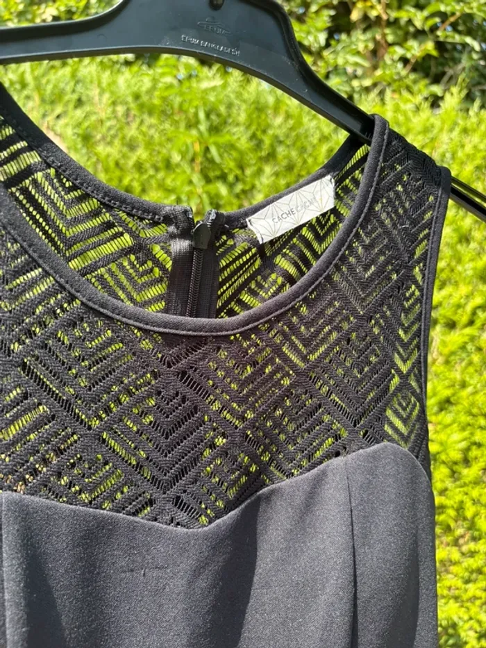 Robe noire fluide avec col en dentelle – Marque Cache-Cache - photo numéro 3