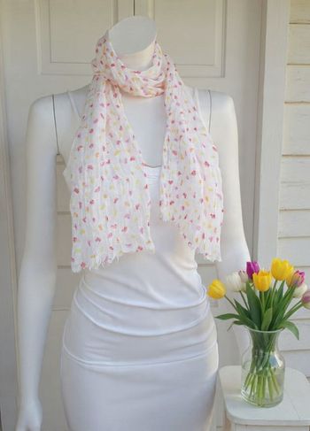 foulard léger marque Monoprix imprimés agrumes sur fond blanc état neuf