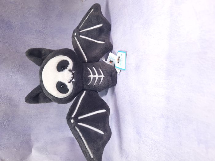 Peluche de collection Jellycat chauve souris retired Skelebat Jim bat halloween collection SKB3J - photo numéro 3