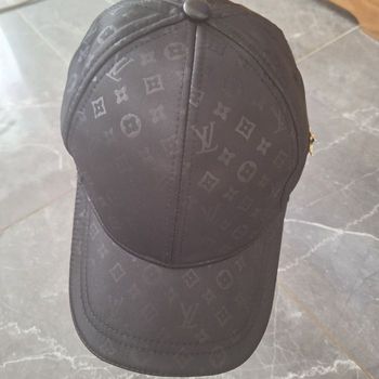 Casquette lv