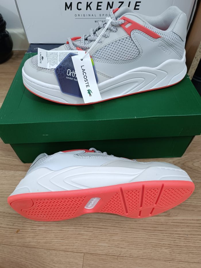 Basket femme neuf avec étiquette (150€