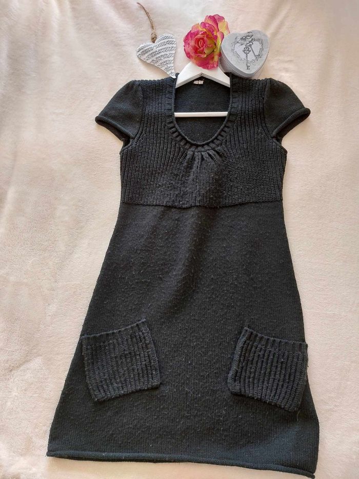 Robe courte chaude manches courtes taille 38