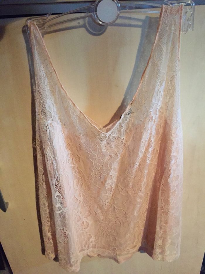 Top Kiabi rose Taille M neuf - photo numéro 3