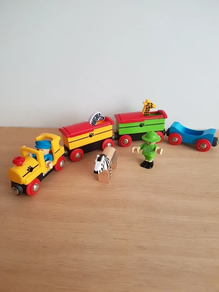 Train en bois Brio, pont orange ikea et rails - photo numéro 13