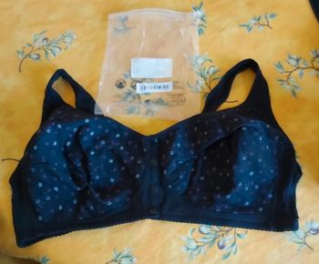 Brassière neuve 5 xl boutonnage devant
