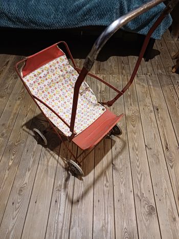 Poussette poupée vintage 