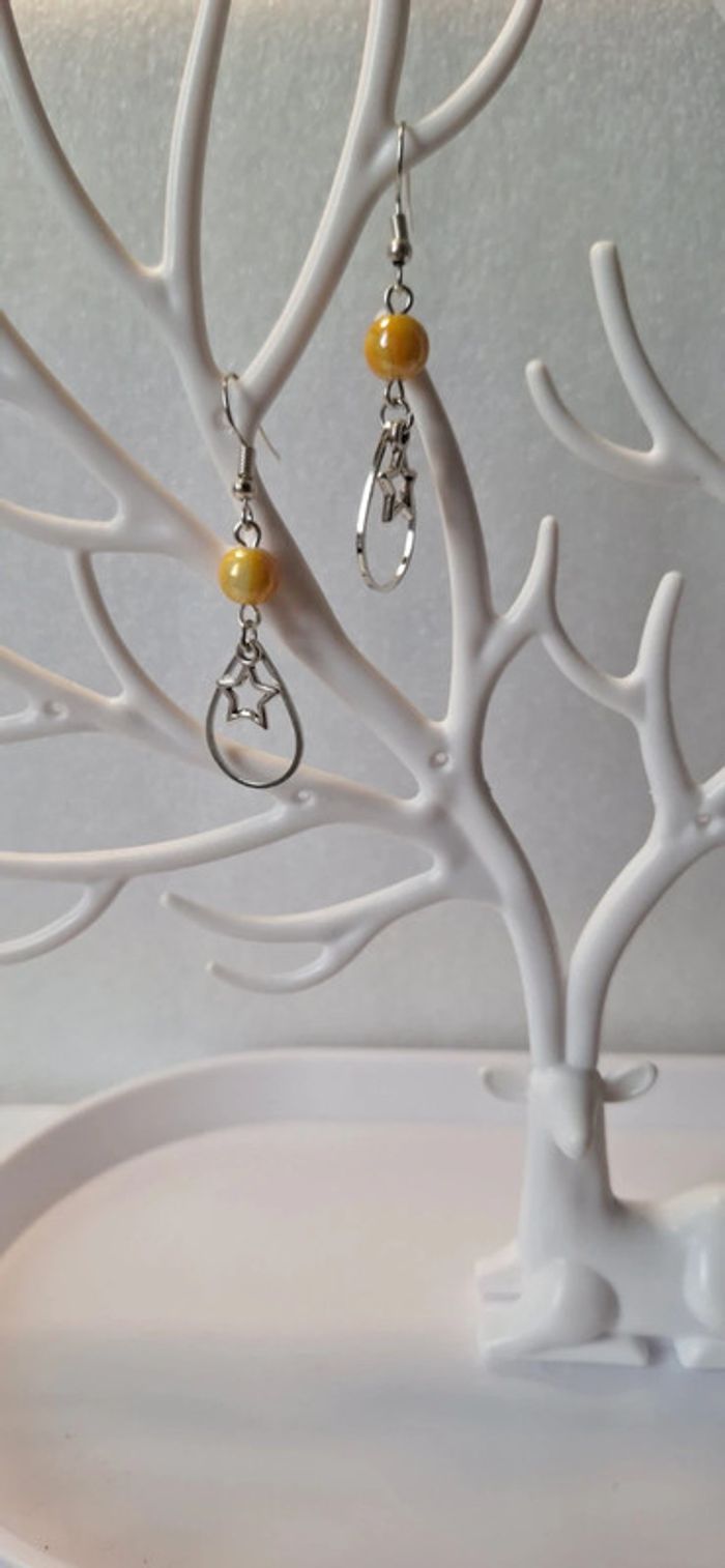 Boucles d’oreilles étoile & perle jaune - photo numéro 4