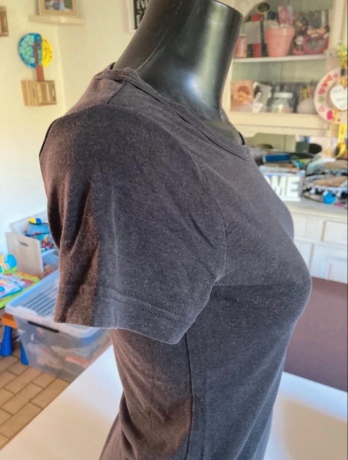 T-shirt sport manches courtes TRÈS BON ÉTAT pour femme taille 40 couleur noir