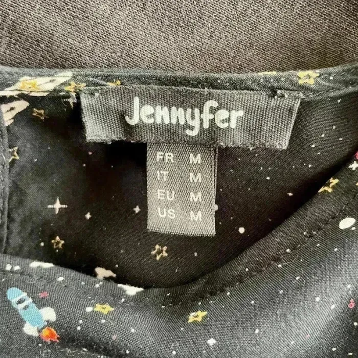 Blouse noire Jennyfer M imprimé espace, fusées & étoiles, manches longues, détail volanté V018 - photo numéro 8