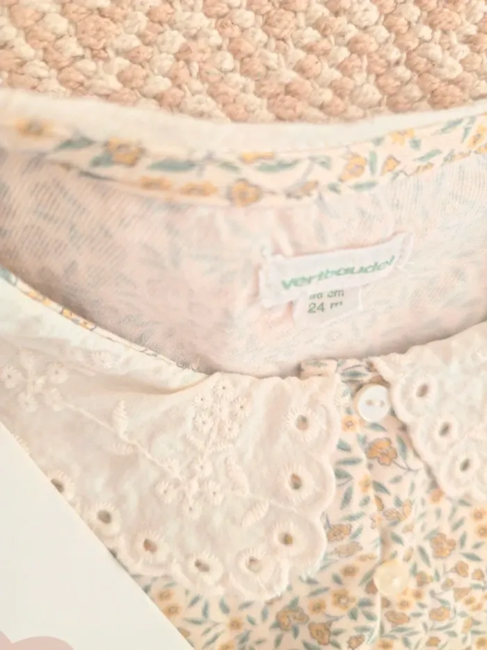 Ensemble blouse liberty pantalon beige chaussettes Verbaudet 2 ans - photo numéro 2