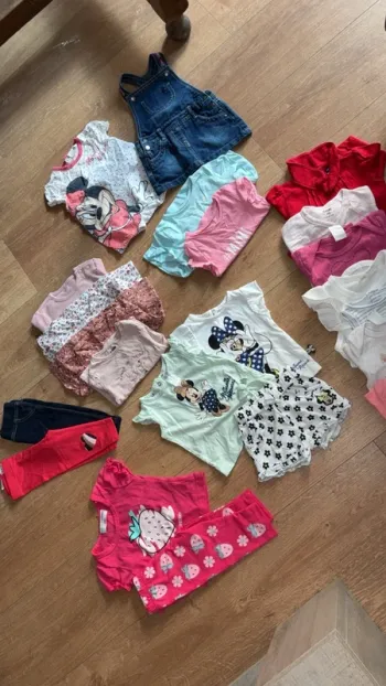 Lots 3 mois fille