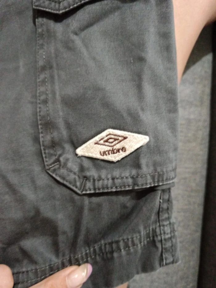 C54 short gris Umbro 44 - photo numéro 4