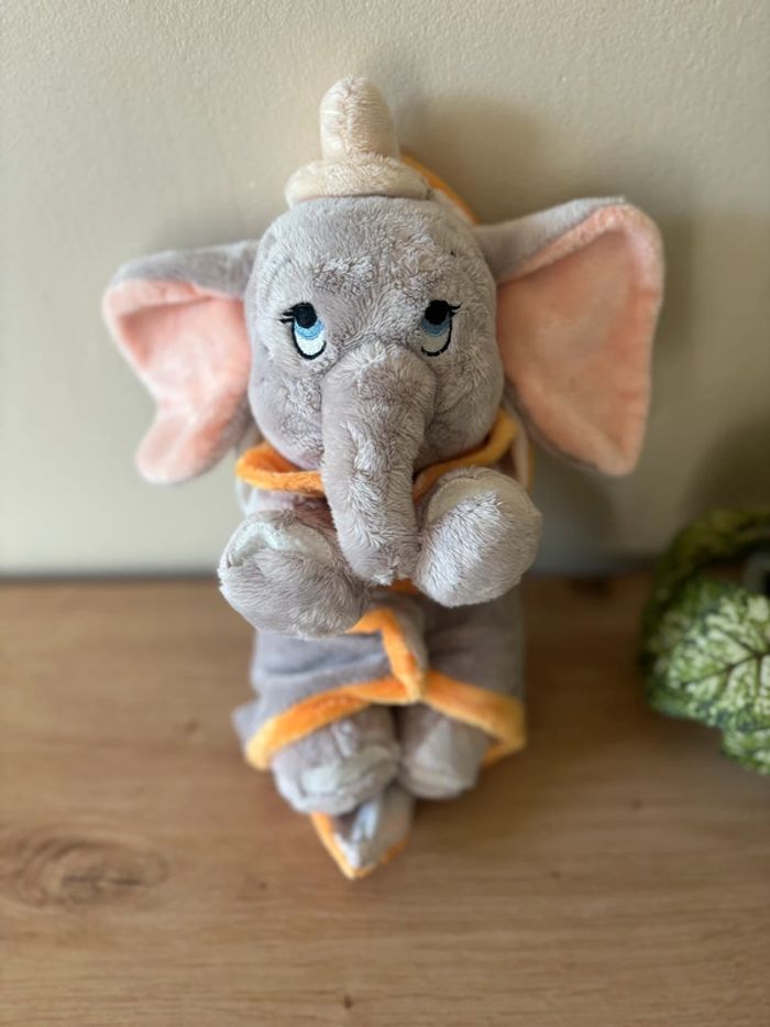 Doudou peluche éléphant Dumbo gris couverture Disney nicotoy - photo numéro 2