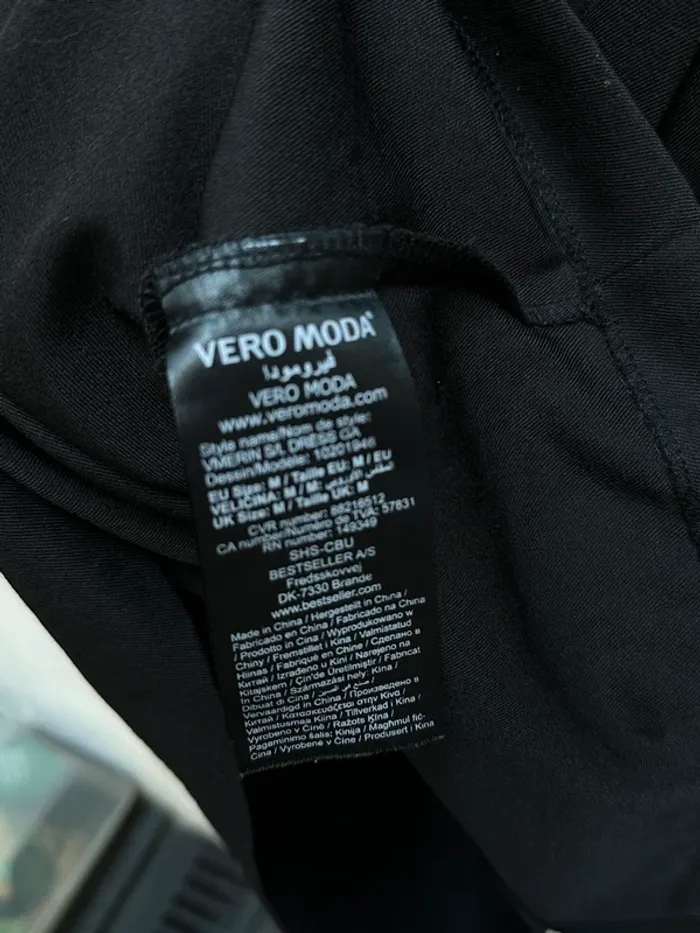 Petite robe noire - photo numéro 5