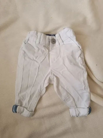 🎀 jolie jeans blanc taille 0/3 mois Primark 🎀