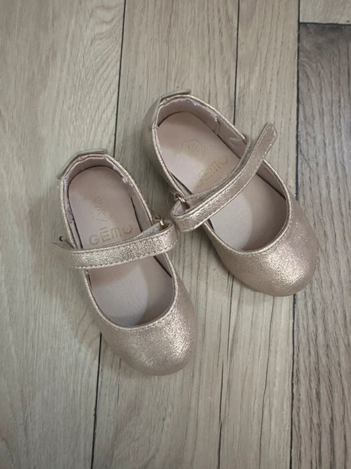 Chaussure sandale doré gemo taille 20 fille - photo numéro 2